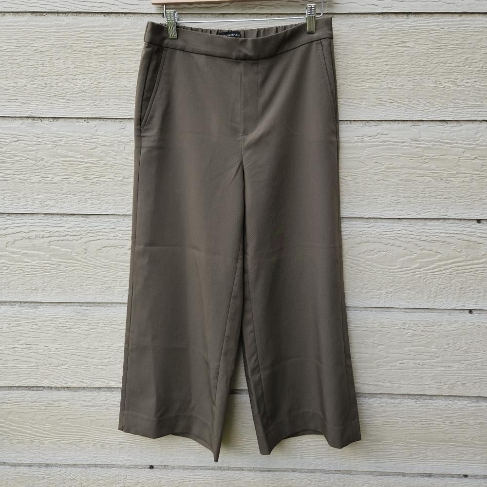 Banana Republic Rowan wide leg pull on double twill crop pant Taupe Green sz 4